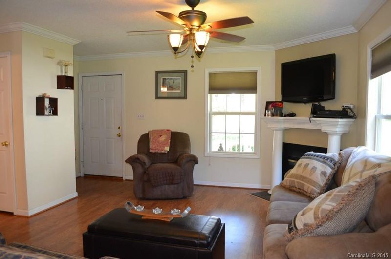 109 Pratt St, Belmont, NC 28012