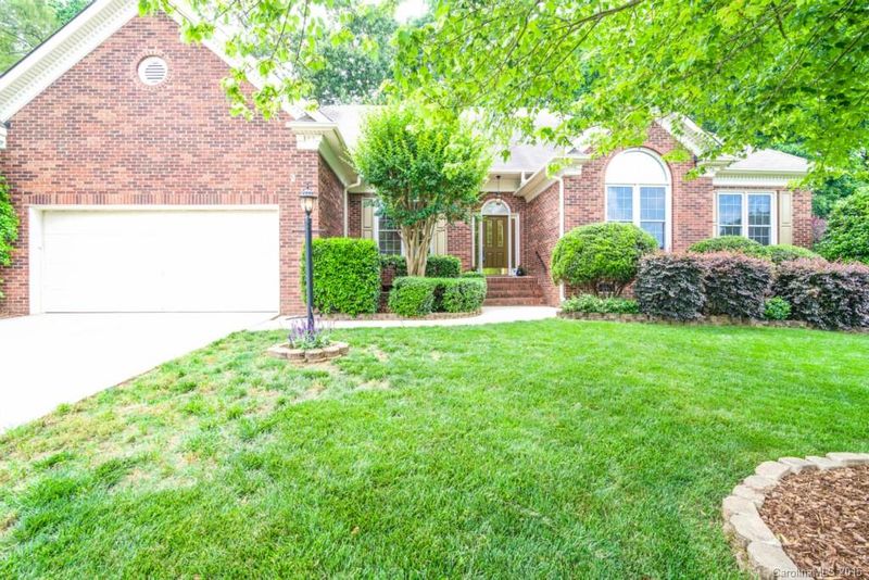 6914 Curlee Ct, Charlotte, NC 28277