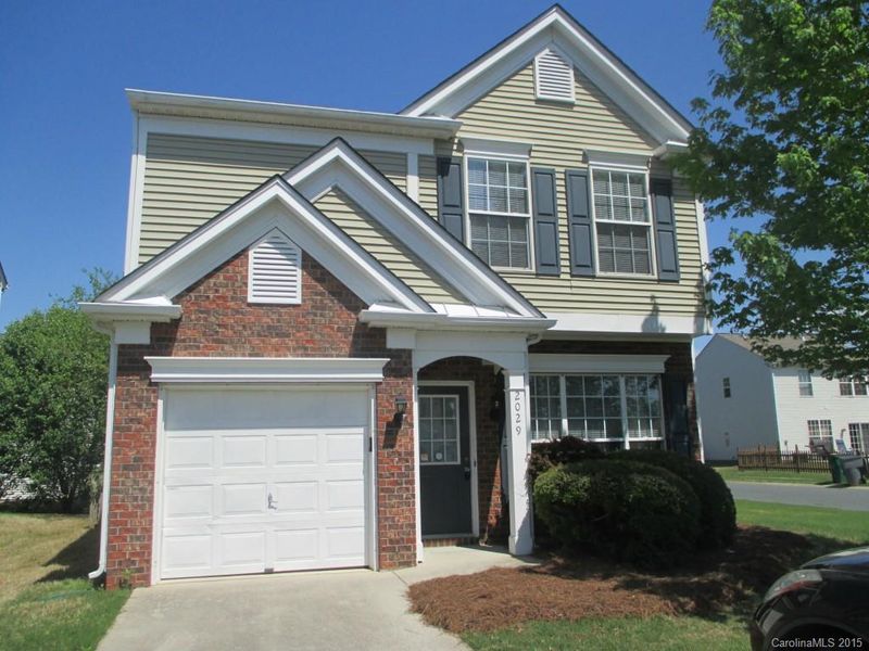 2029 Chinabrook Ct, Charlotte, NC 28270