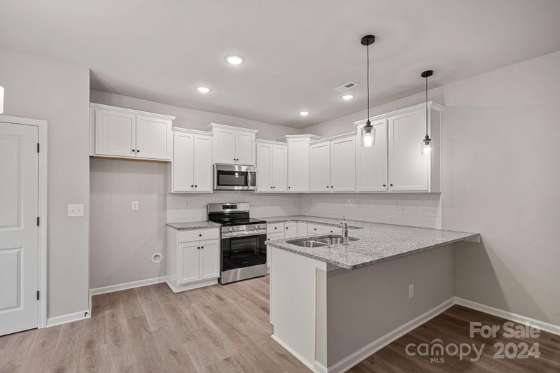 6209 Balham Ct, Charlotte, NC 28215
