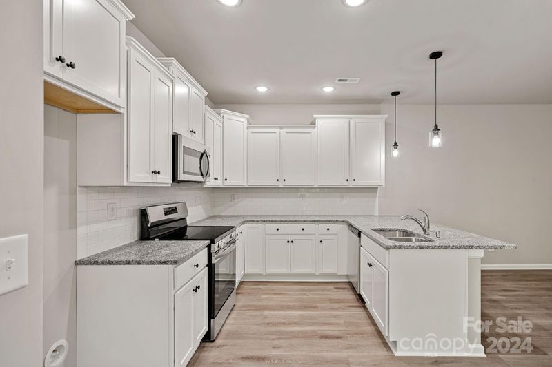 6209 Balham Ct, Charlotte, NC 28215