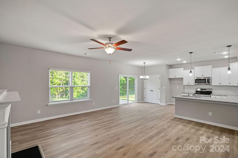 6209 Balham Ct, Charlotte, NC 28215