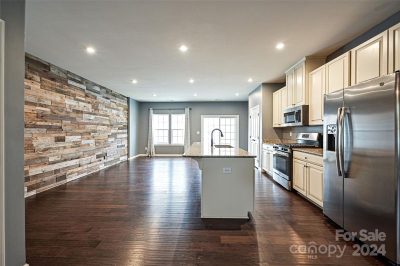 2832 Sand Cove Ct, Denver, NC 28037