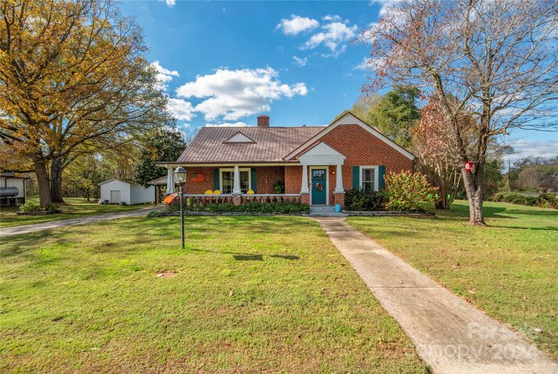 103 2nd St NW, Catawba, NC 28609
