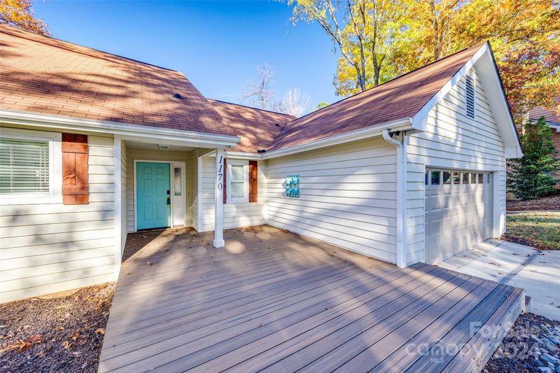 1170 Molokai Dr, Tega Cay, SC 29708