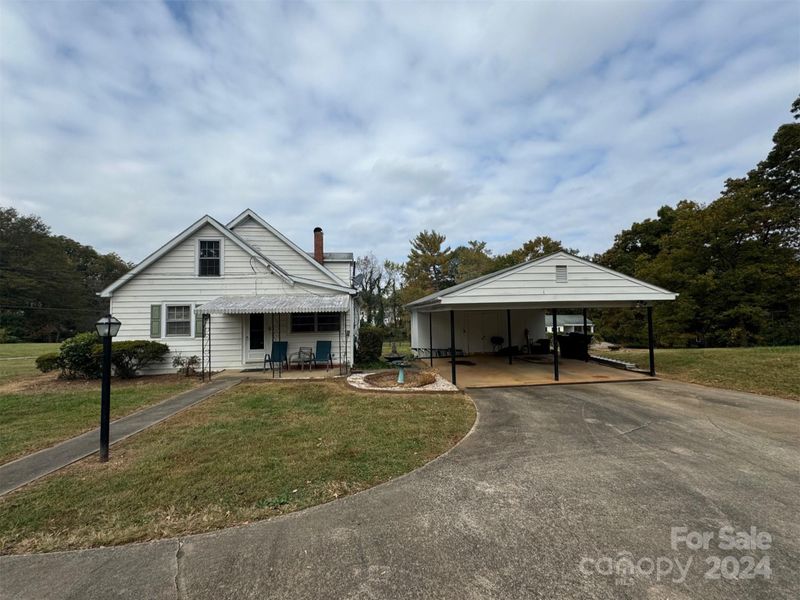 1716 3rd St NE, Hickory, NC 28601