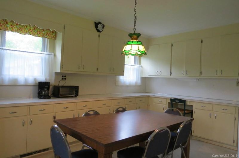 610 Alexander St, Statesville, NC 28677
