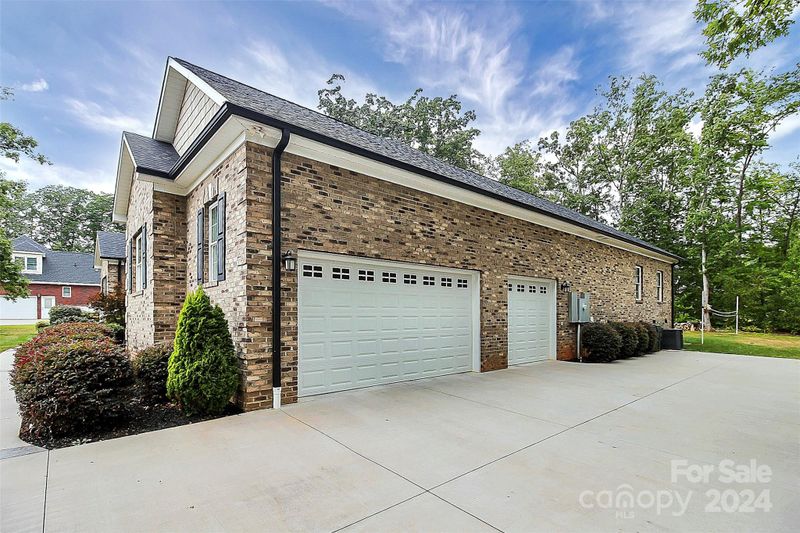 1521 Avalon Oaks Ct, Dallas, NC 28034