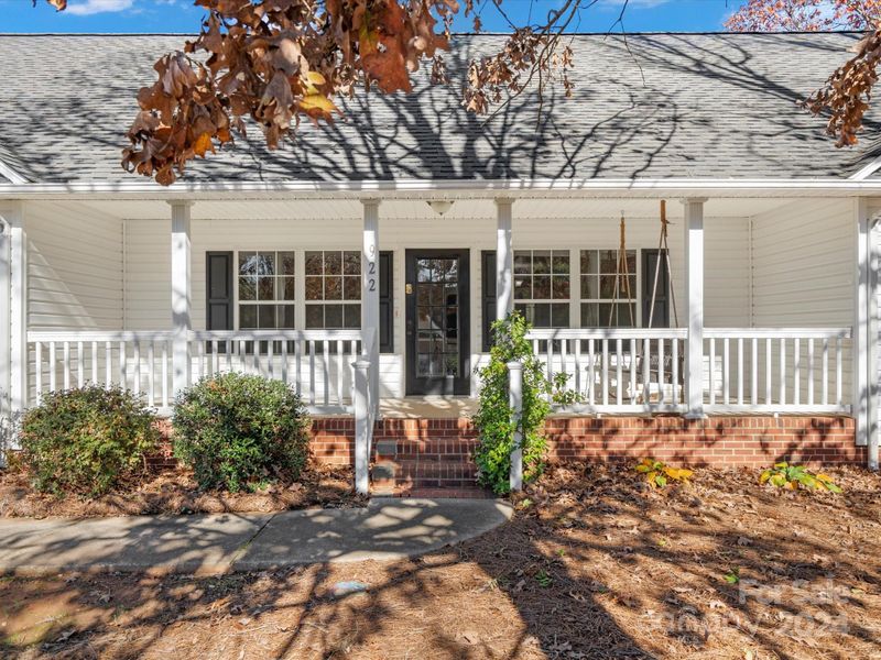 922 Clover Park Dr, Clover, SC 29710