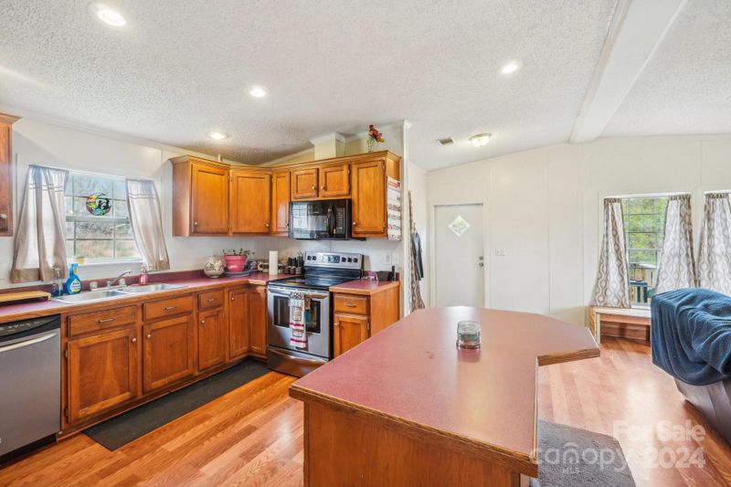 5778 Pittstown Rd, Hickory, NC 28602