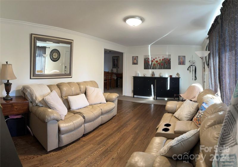 2002 34th Avenue Dr NE, Hickory, NC 28601