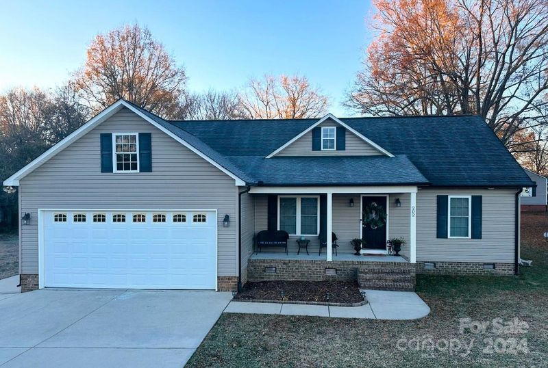 202 E 27th St E, Kannapolis, NC 28083