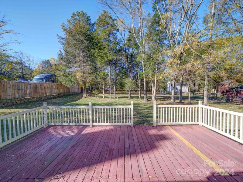 8426 Live Oak Rd, Harrisburg, NC 28075
