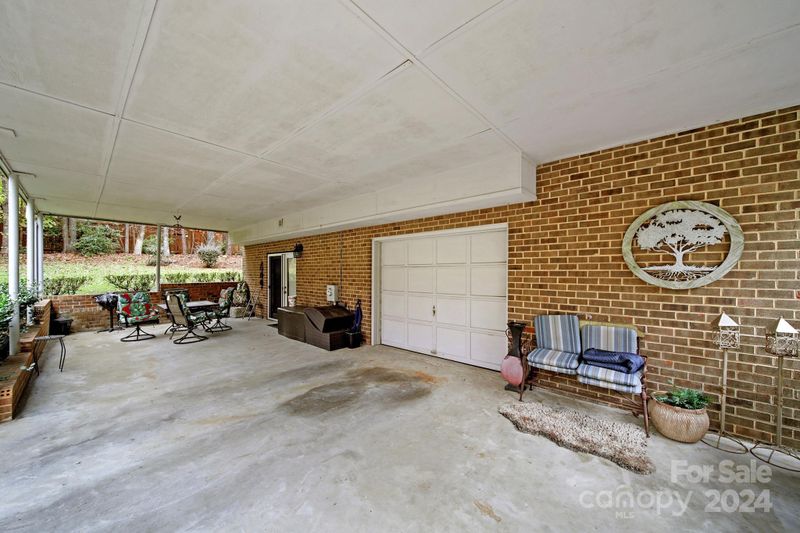 533 Amanda Dr, Matthews, NC 28104