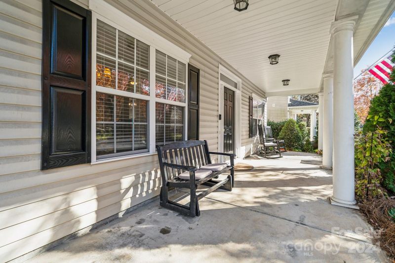 9717 Willow Leaf Ln, Cornelius, NC 28031
