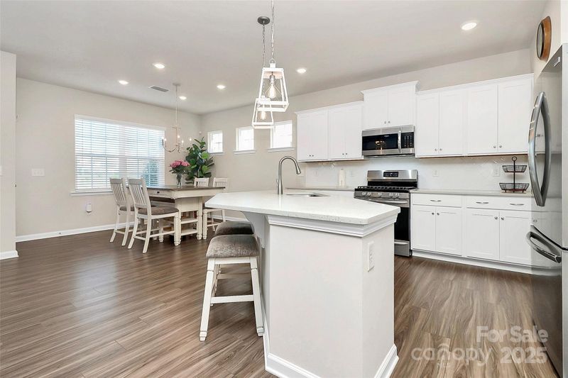 913 Deep River Way, Waxhaw, NC 28173