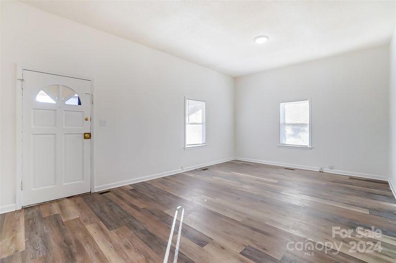 110 E 5th Ave, Gastonia, NC 28052