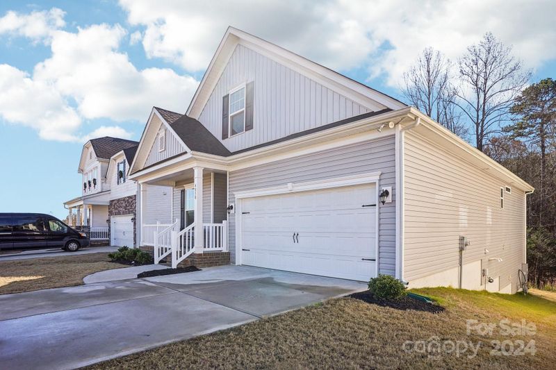 4050 Chelsea Dr, Denver, NC 28037