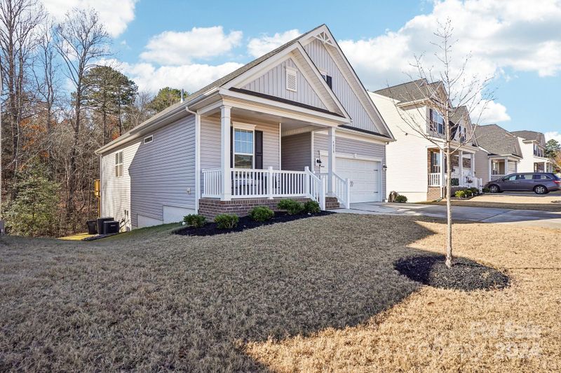 4050 Chelsea Dr, Denver, NC 28037