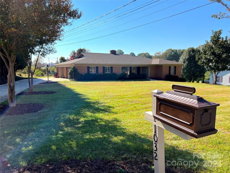 1032 E 23rd St #6G, Newton, NC 28658