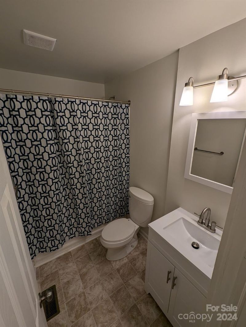 507 S College St, Dallas, NC 28034