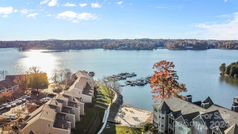 14610 Waterside Dr, Charlotte, NC 28278