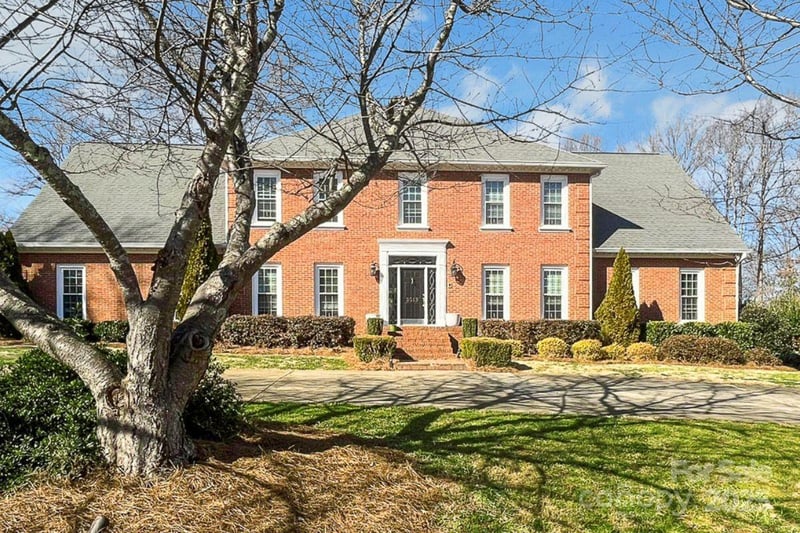 3513 Country Club Dr, Gastonia, NC 28056