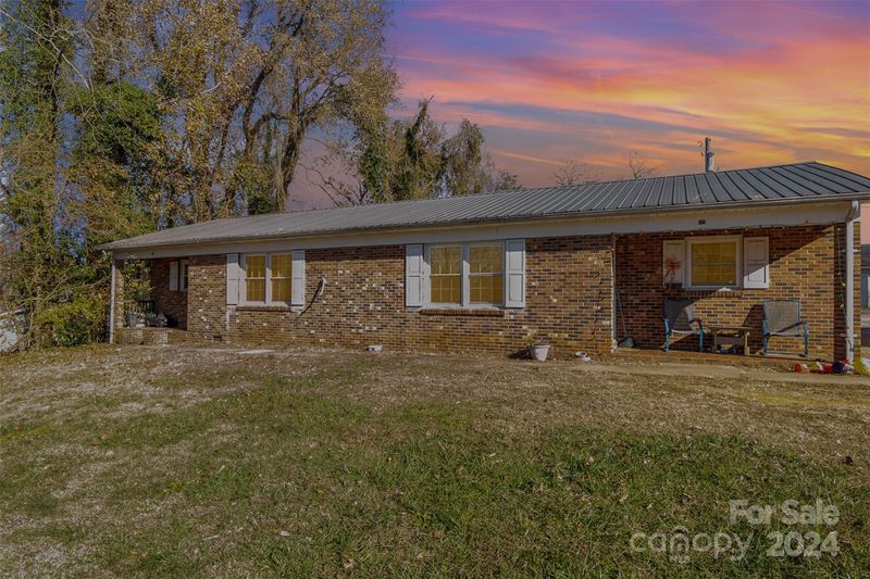 132 27th St NW, Hickory, NC 28601