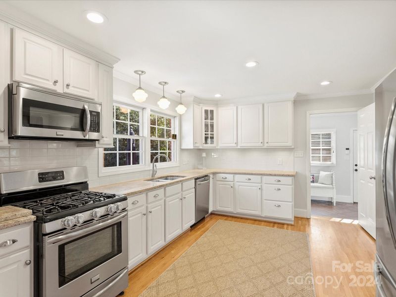 5227 Chedworth Dr, Charlotte, NC 28210