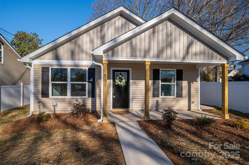 511 E Sycamore St, Lincolnton, NC 28092