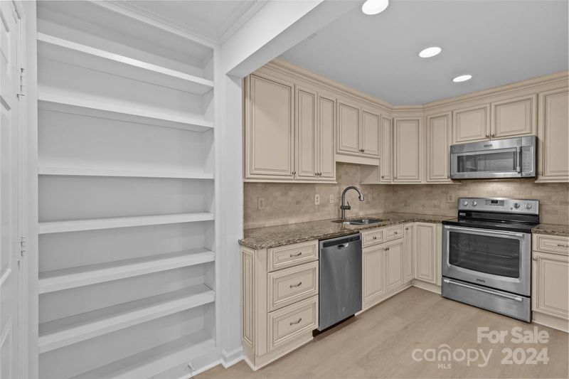1340 Queens Rd, Charlotte, NC 28207