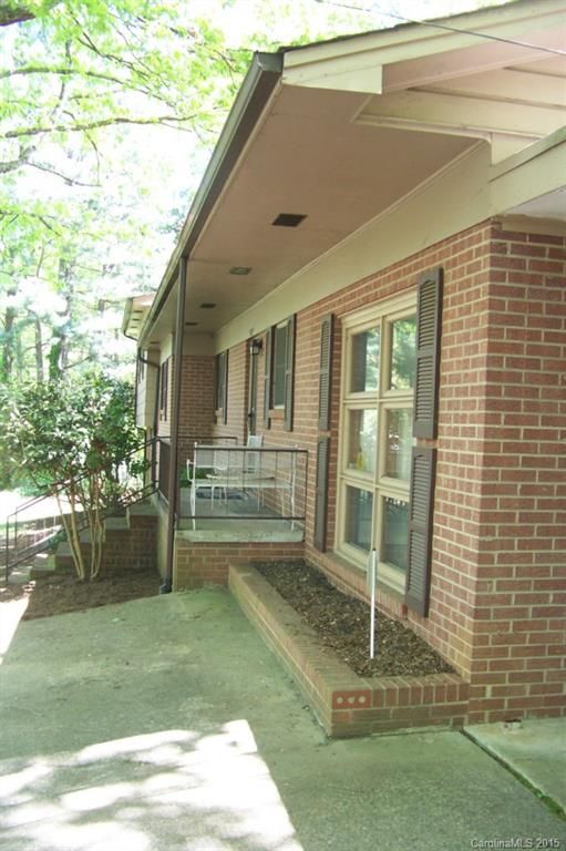 909 8th Ave SW, Conover, NC 28613