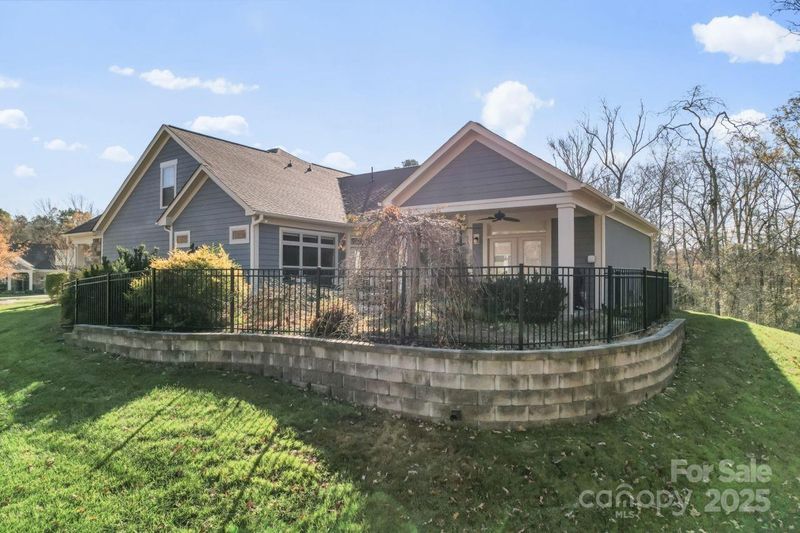 1236 Avalon Pl, Matthews, NC 28104