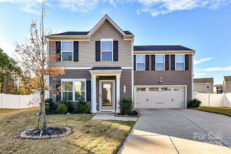 3218 Bouquet St, Charlotte, NC 28215