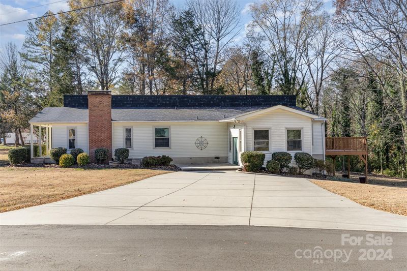 161 Eastcliff Dr SE, Concord, NC 28025
