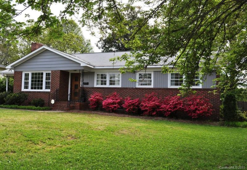 5212 Wedgewood Dr, Charlotte, NC 28210