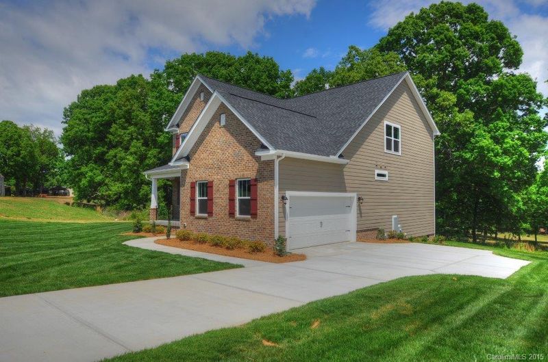 7444 Golf Course Dr, Denver, NC 28037