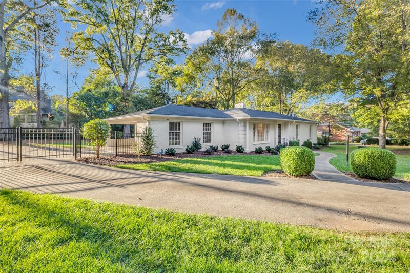 127 Renwick Rd, Charlotte, NC 28211