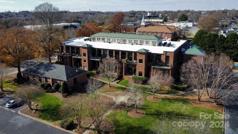 555 E Catawba St, Belmont, NC 28012