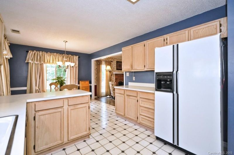 12129 Freshwell Rd, Charlotte, NC 28273