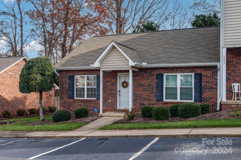 1096 22nd St NE, Hickory, NC 28601