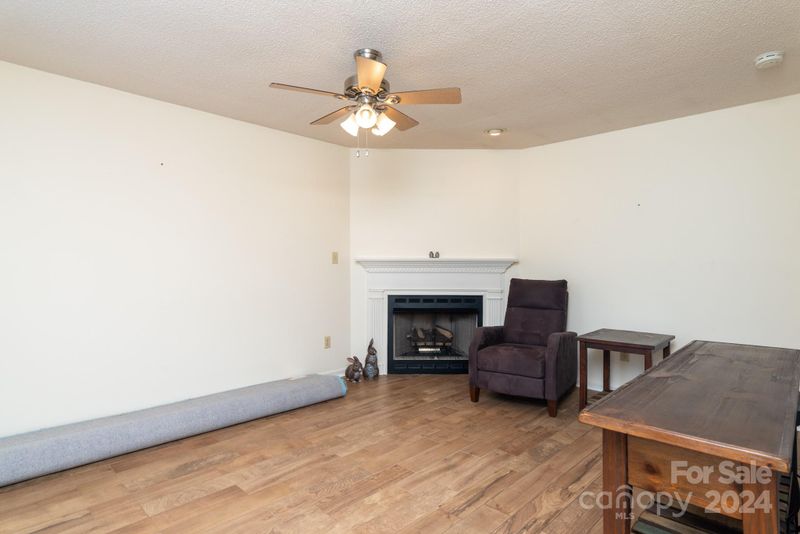 1096 22nd St NE, Hickory, NC 28601