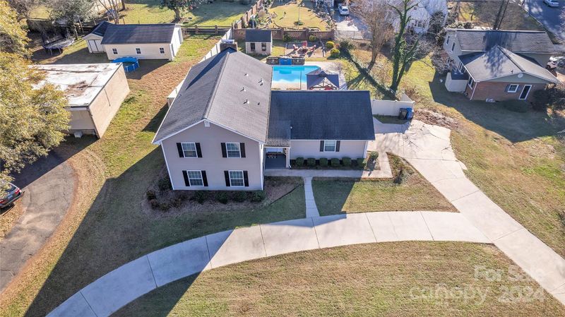 475 16th Ave NW, Hickory, NC 28601