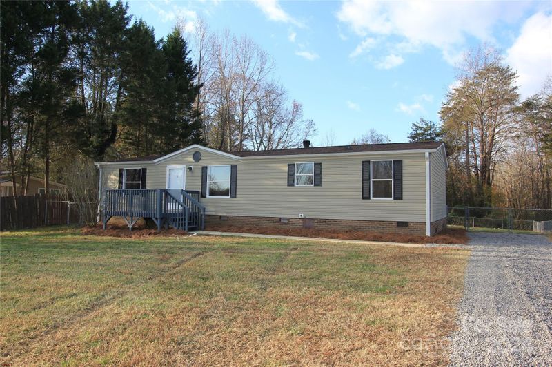 5811 Monarch Ps, Claremont, NC 28610