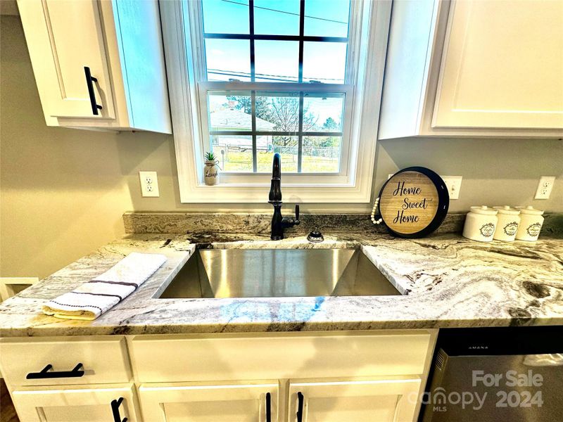 99 Locust St, Great Falls, SC 29055