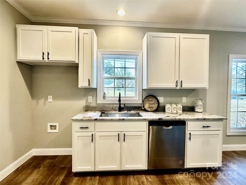 99 Locust St, Great Falls, SC 29055