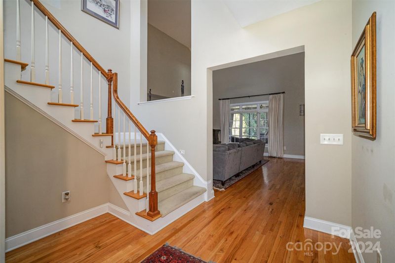 2930 Phillips Fairway Dr, Charlotte, NC 28216