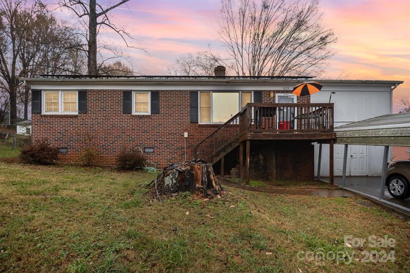 625 9th St SW, Hickory, NC 28602