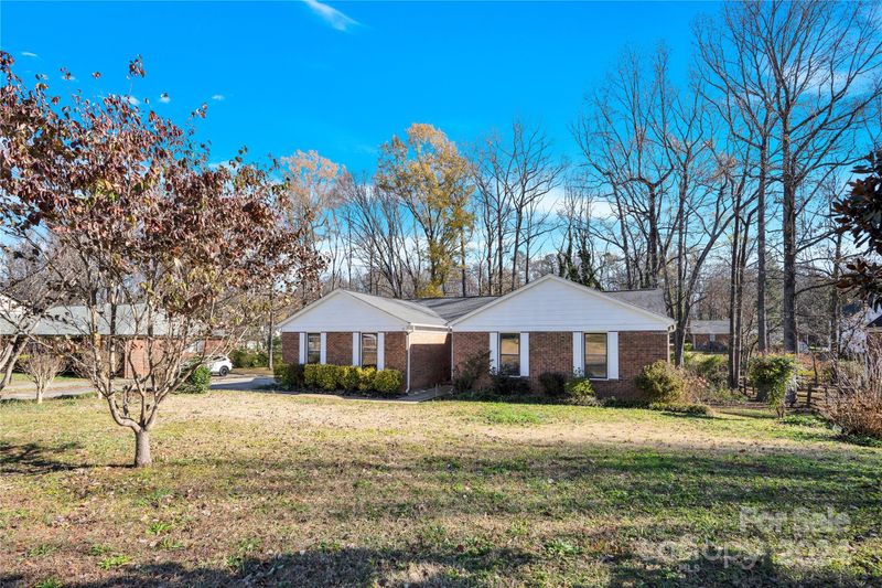 5021 Prestwick Ln, Charlotte, NC 28212