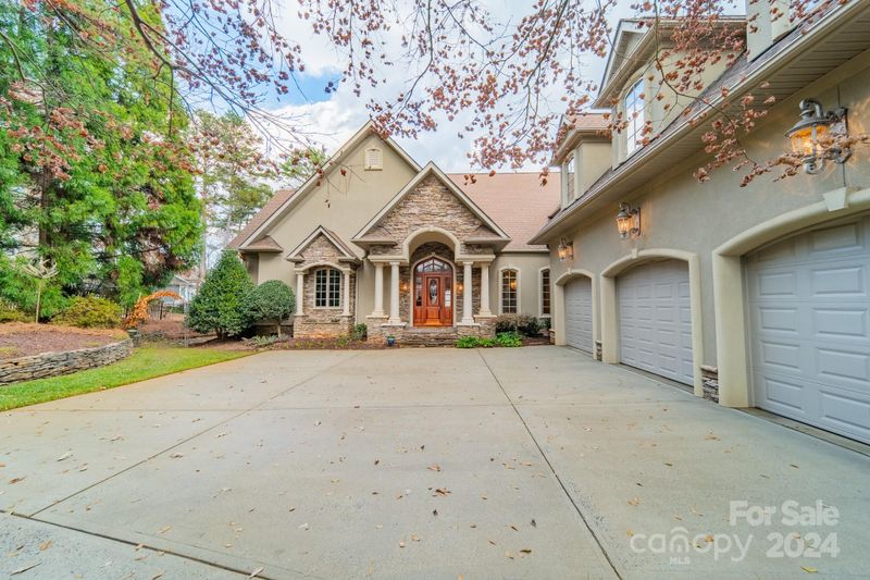 8215 Buena Vista Dr, Denver, NC 28037